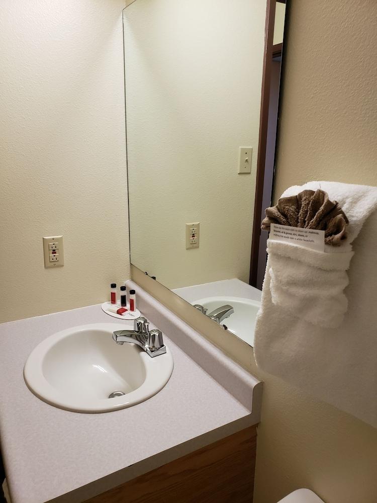 Super 8 By Wyndham Moose Jaw Sk Hotel Kültér fotó
