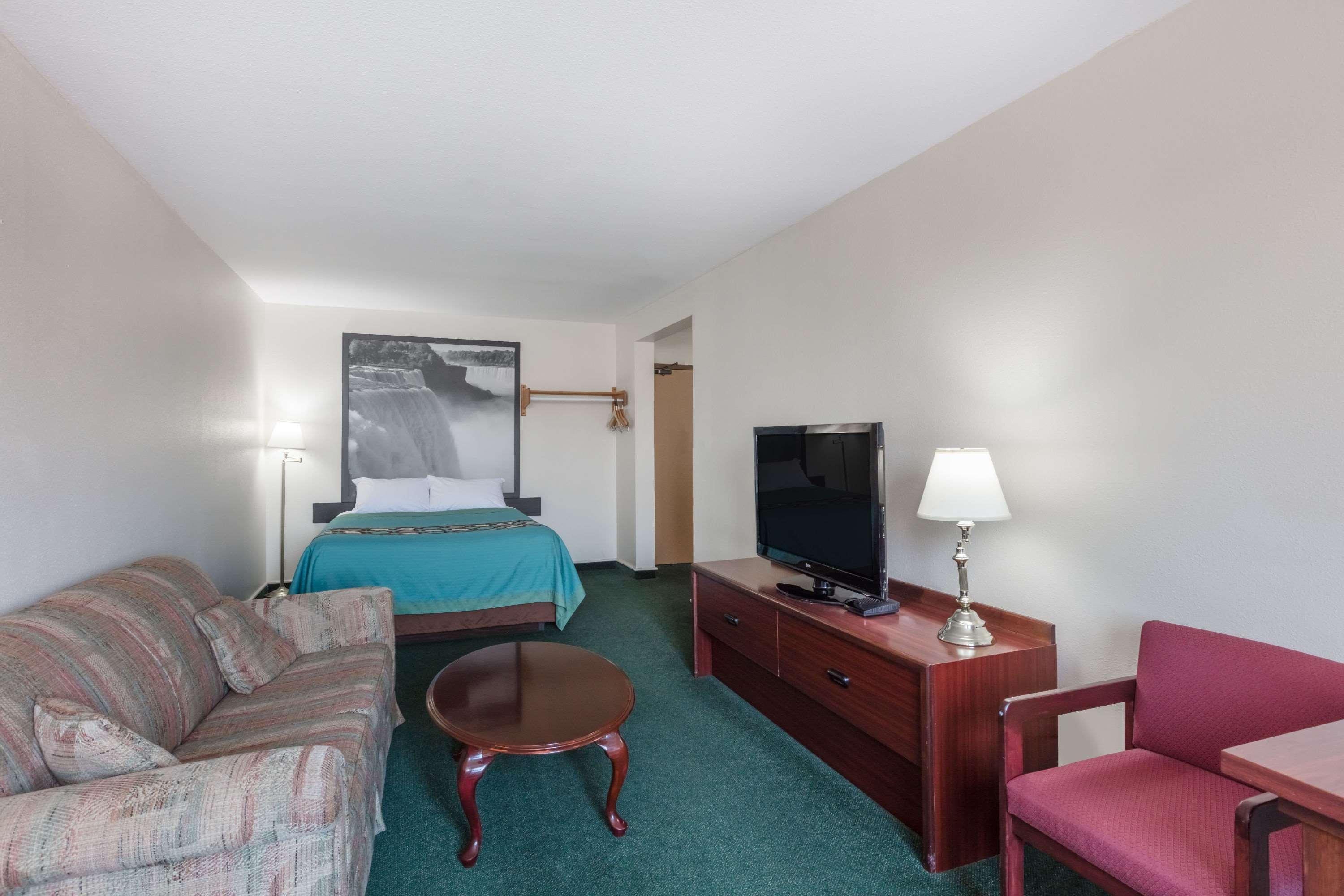 Super 8 By Wyndham Moose Jaw Sk Hotel Kültér fotó