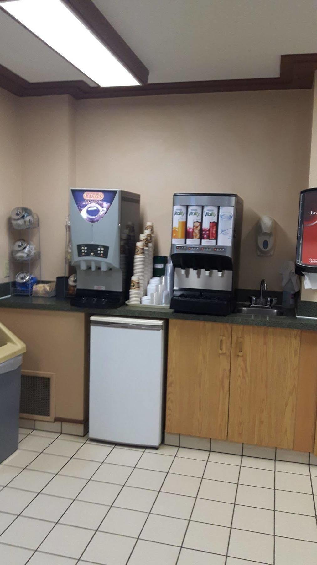 Super 8 By Wyndham Moose Jaw Sk Hotel Kültér fotó