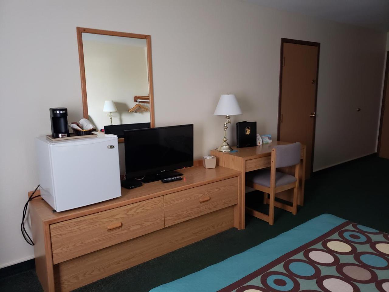 Super 8 By Wyndham Moose Jaw Sk Hotel Kültér fotó